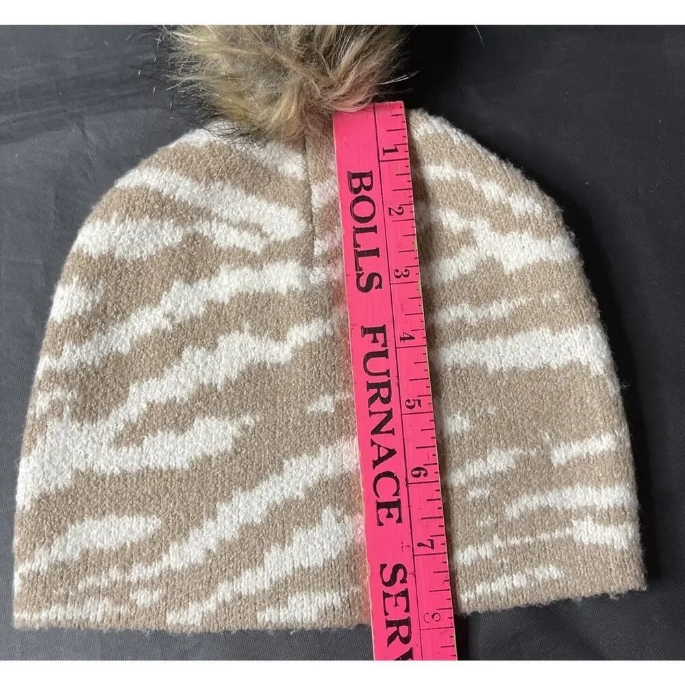 Christian Siriano Hat Beanie Women’s One‎ Size Beige White Animal Print Pom Pom
